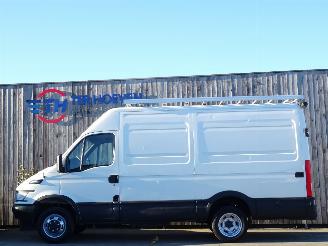 Schade machine Iveco Daily 35C12 2.3 HPi L3H2 3-Persoons Trekhaak 85KW Euro 3 2005/11